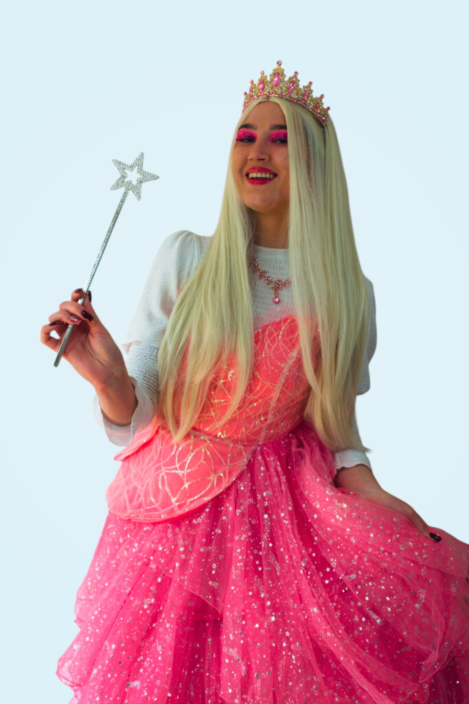 Rožinė princesė vaikų gimtadienio šventėje – žavinga animatorė su pasakų programa mergaitėms